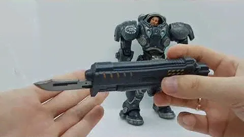 Фигурка Командора Рейнора от Neca